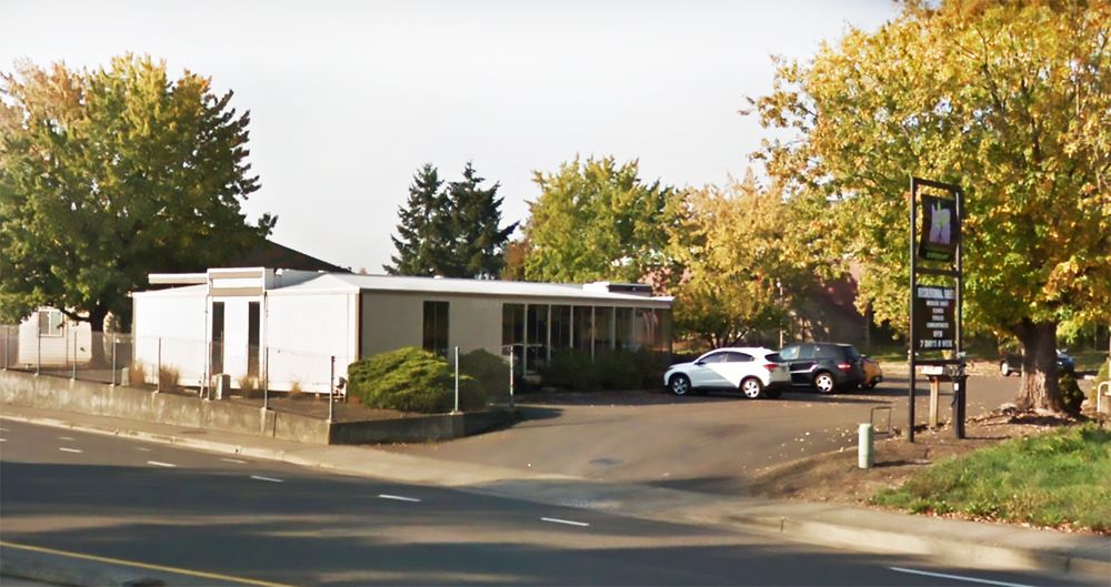 Retail/Bank Lease Opportunity: 1015 N Springbrook Rd, Newberg, OR 97132